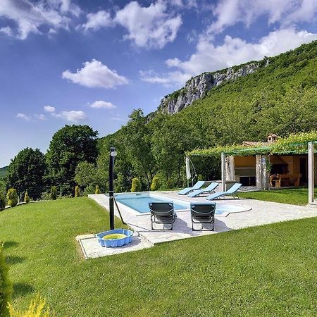 Villa Bella Lupoglav  Exteriör bild