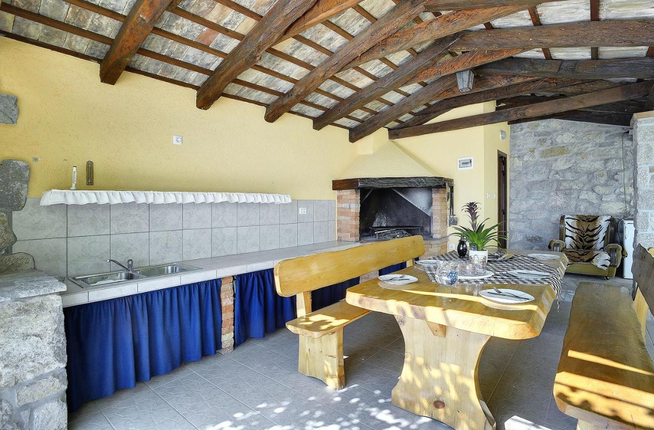 Villa Bella Lupoglav  Exteriör bild