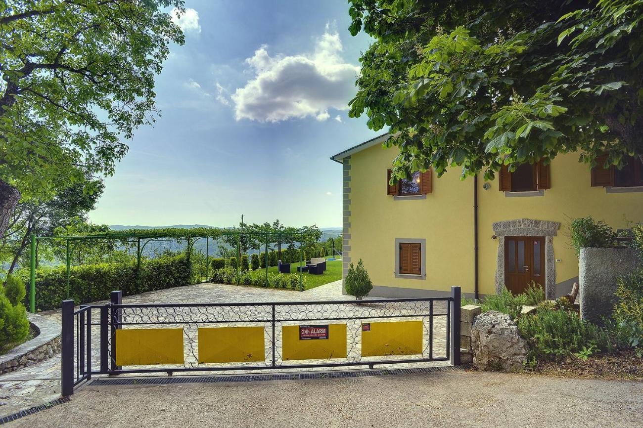 Villa Bella Lupoglav  Exteriör bild